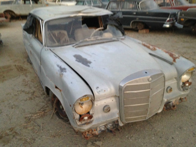 1963 MERCEDES-BENZ 300SE long Fintail Heckflosse Sedan solid to be restored 1964 Mercedes-Benz 300-Series