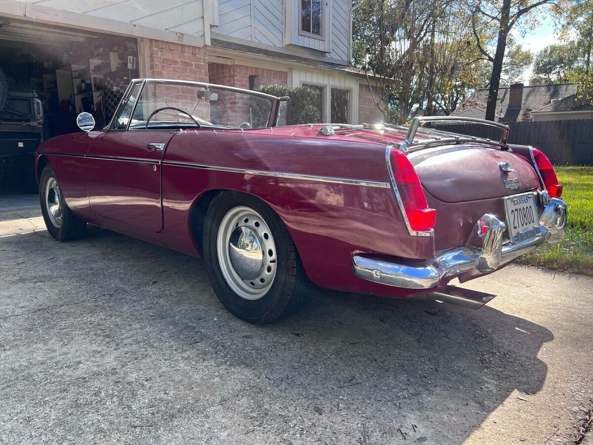 1963 MG B MGB Roadster - photo 2