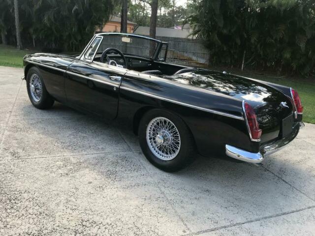 1963 MG MGB - photo 2