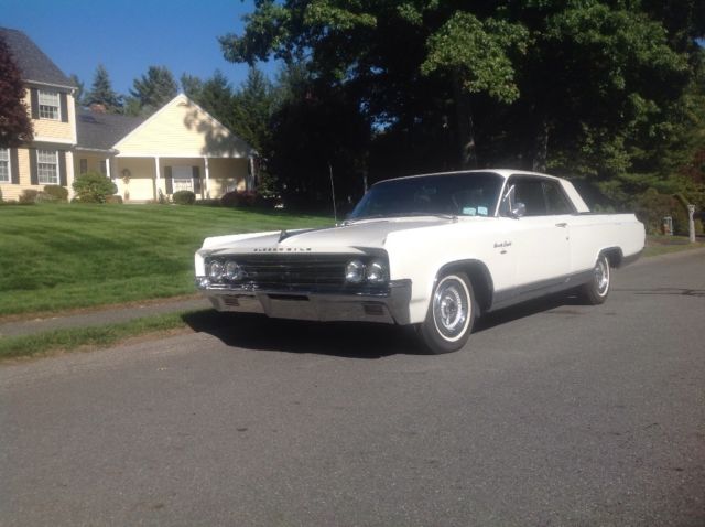 1963 Oldsmobile Ninety-Eight Sport coupe - photo 4