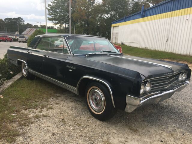 1963 Oldsmobile Ninety-Eight Holiday Sport Sedan 1963 Oldsmobile Ninety-Eight