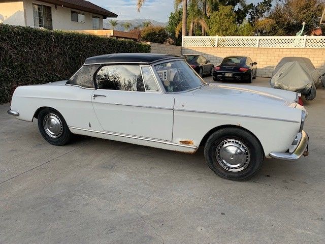 1963 Peugeot 404 Convertible, 1 owner, Injected, with hard top, 64,000 km 1963 Peugeot 404 Convertible Convertible