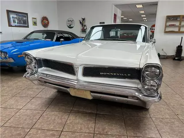 1963 Pontiac Boneville White 1963 Pontiac Boneville