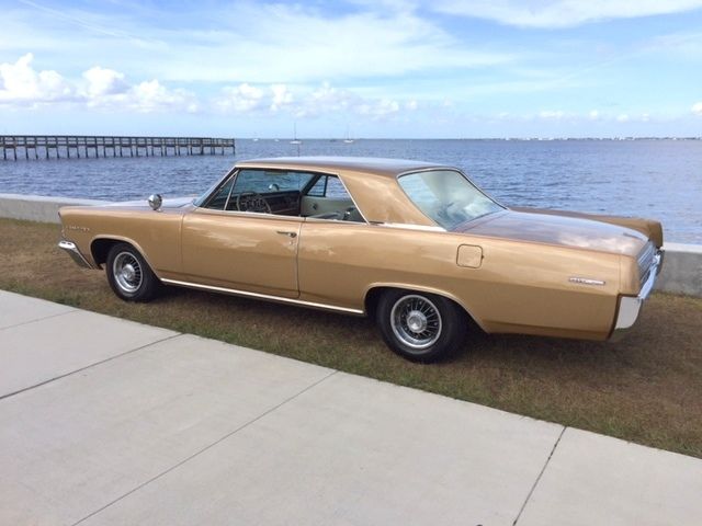 1963 Pontiac Grand Prix TWO DOOR - photo 2