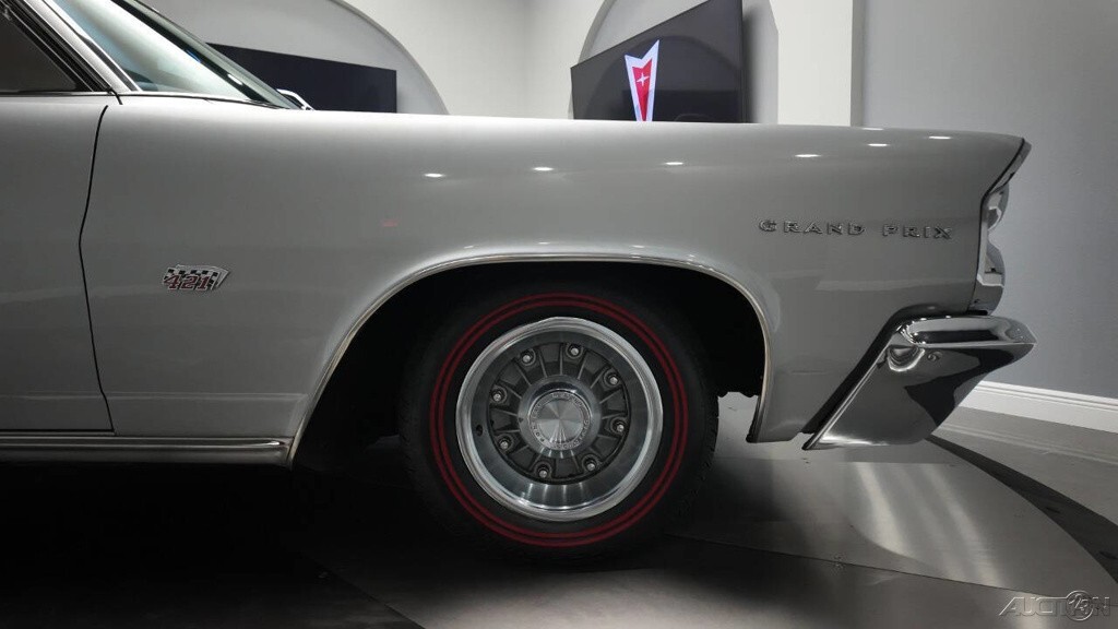 1963 Pontiac Grand Prix Rare 421 Tri Power, 8 Lug Wheels, Factory Silvermist Gra - photo 10