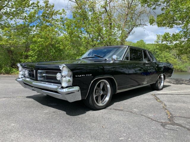 1963 Pontiac Grand Prix - photo 2
