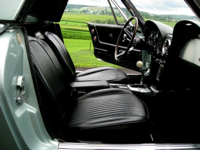 1963 Chevrolet Corvette Stingray Roadster - photo 10