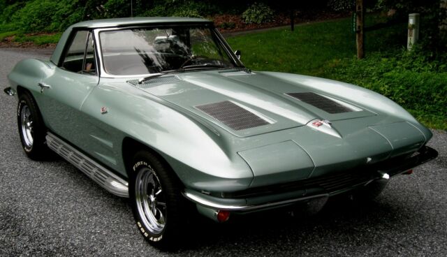 1963 Chevrolet Corvette Stingray Roadster - photo 2