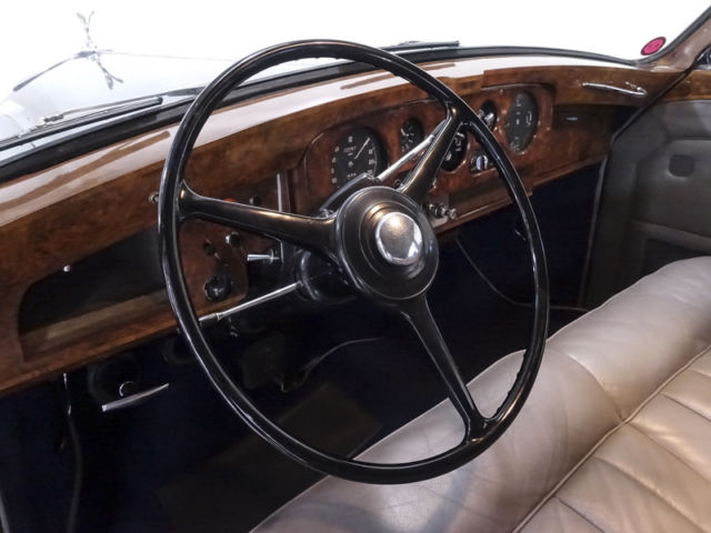 1963 Rolls-Royce Phantom V Touring Limousine - photo 7
