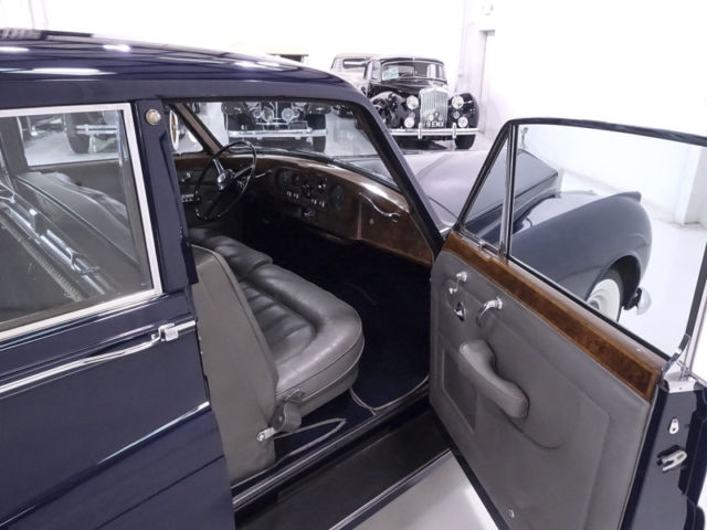 1963 Rolls-Royce Phantom V Touring Limousine - photo 9
