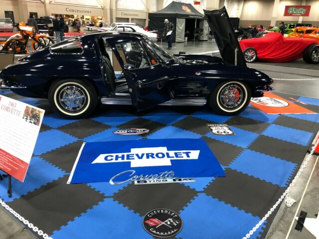 1963 Chevrolet Corvette SPLIT WINDOW COUPE