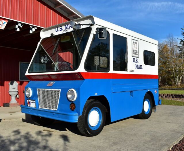 1963 Studebaker 8E5 ZIP Van US Postal Mail Truck - photo 2