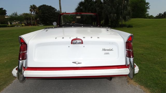 1963 Triumph HERALD 1200 CONVERTIBLE HERALD 1200 CONVERTIBLE - photo 2