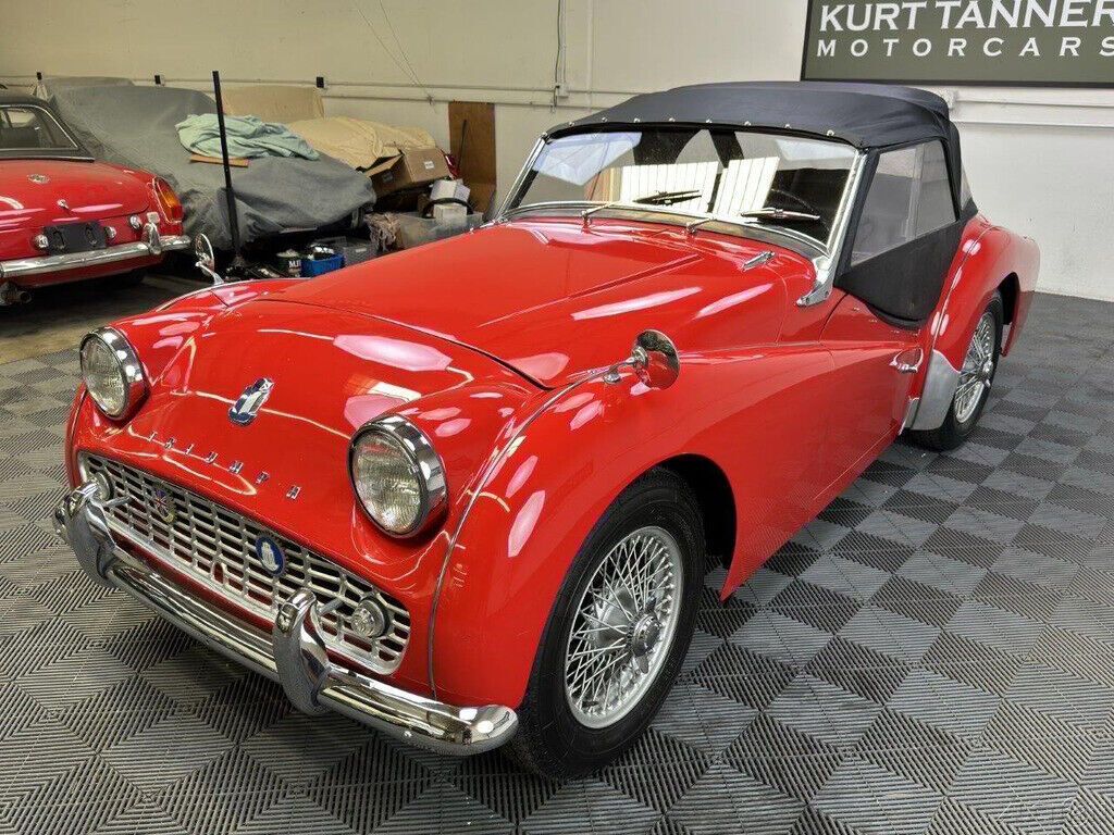 1963 Triumph TR3 ROADSTER. SIGNAL RED, BLACK TRIM, TOP, SIDECURTAINS. - photo 12