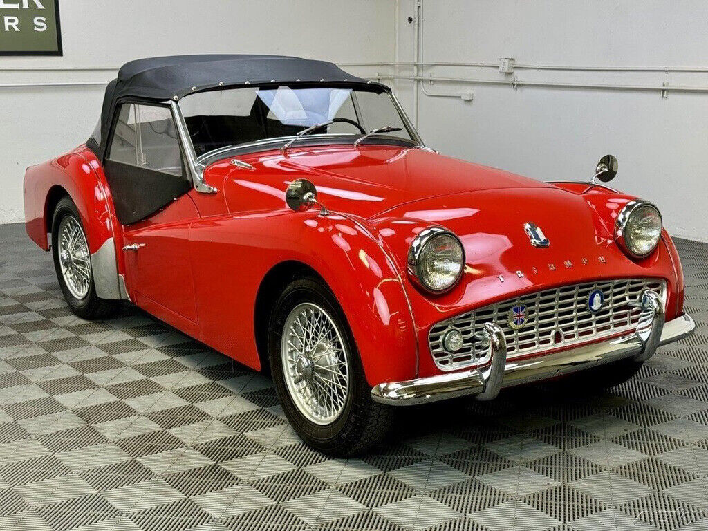 1963 Triumph TR3 ROADSTER. SIGNAL RED, BLACK TRIM, TOP, SIDECURTAINS. - photo 13