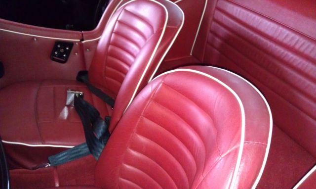 1963 Triumph TR3 2 Door convertible sports car - photo 10