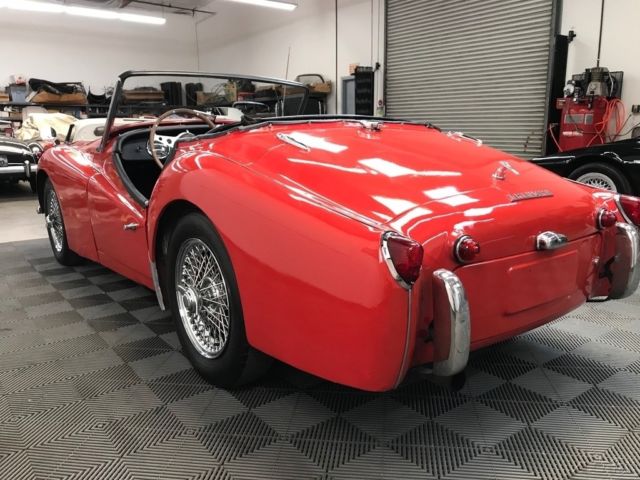 1963 Triumph TR3 4-SPEED. 60-SPOKE WIRES. WOOD/ALLOY STEERING WHEEL. - photo 9