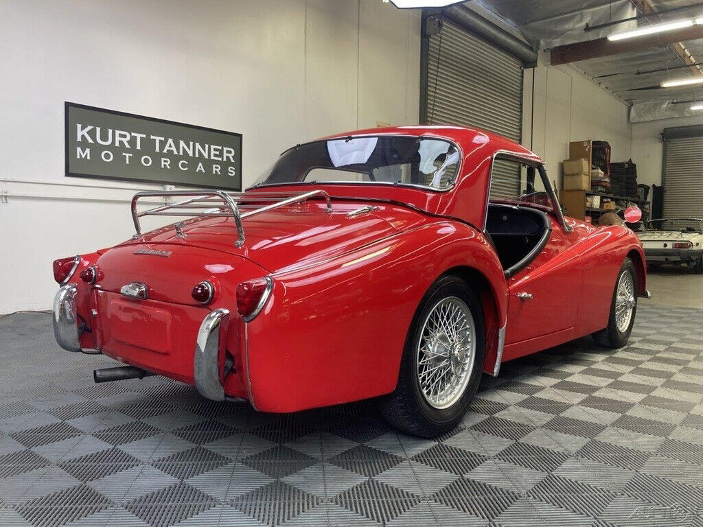 1963 Triumph TR3 1963 TRIUMPH TR3B. MATCHING RED FACTORY HARDTOP. - photo 8