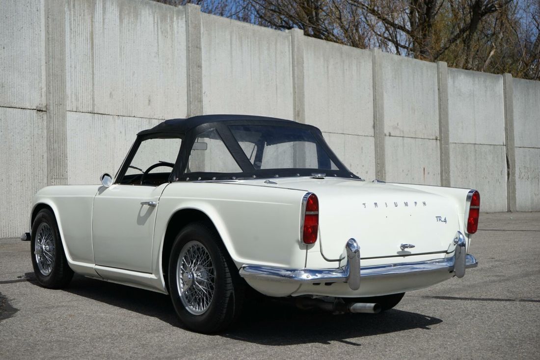 1963 Triumph TR4 - photo 10
