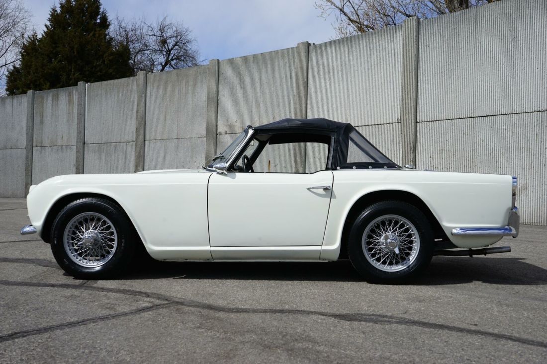 1963 Triumph TR4 - photo 8