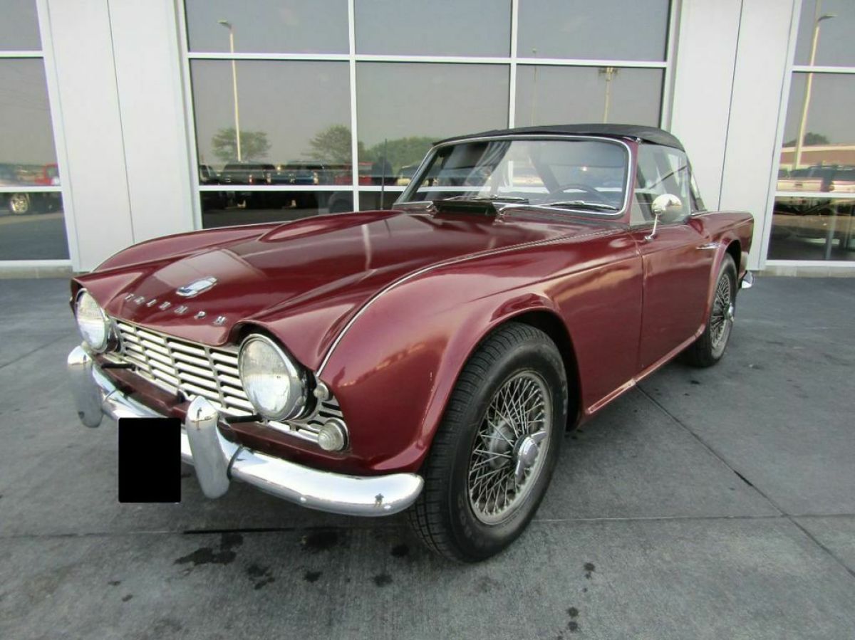 1963 Triumph TR4 Convertible - photo 3