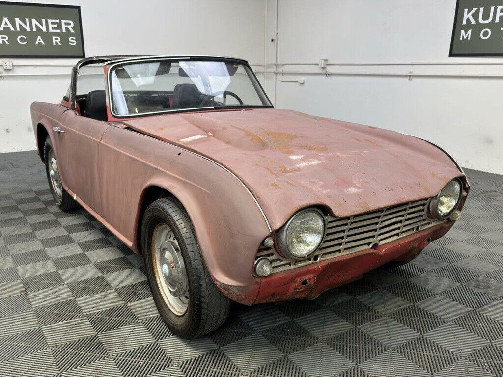 1963 Triumph TR4 1963 TRIUMPH TR4 SURREY TOP. ORIGINAL SIGNAL RED. - photo 13