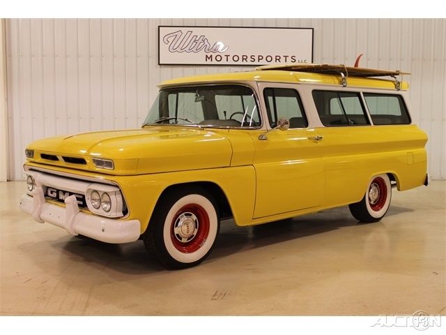 1963 GMC Suburban - photo 2