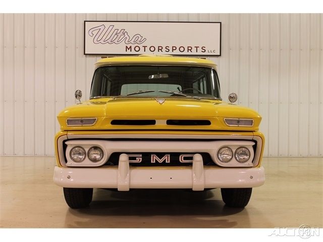 1963 GMC Suburban - photo 3