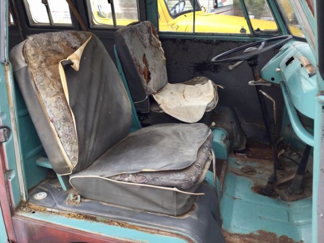 1963 Volkswagen Bus/Vanagon Split Window Double Door Panel - photo 8