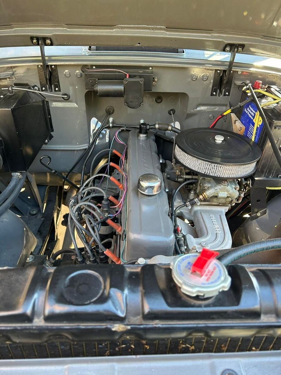1963 Willys Pickup Willys Pickup, CHEVY 250 INLINE 6 No rust - photo 10