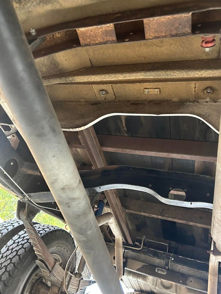 1963 Willys Pickup Willys Pickup, CHEVY 250 INLINE 6 No rust - photo 12