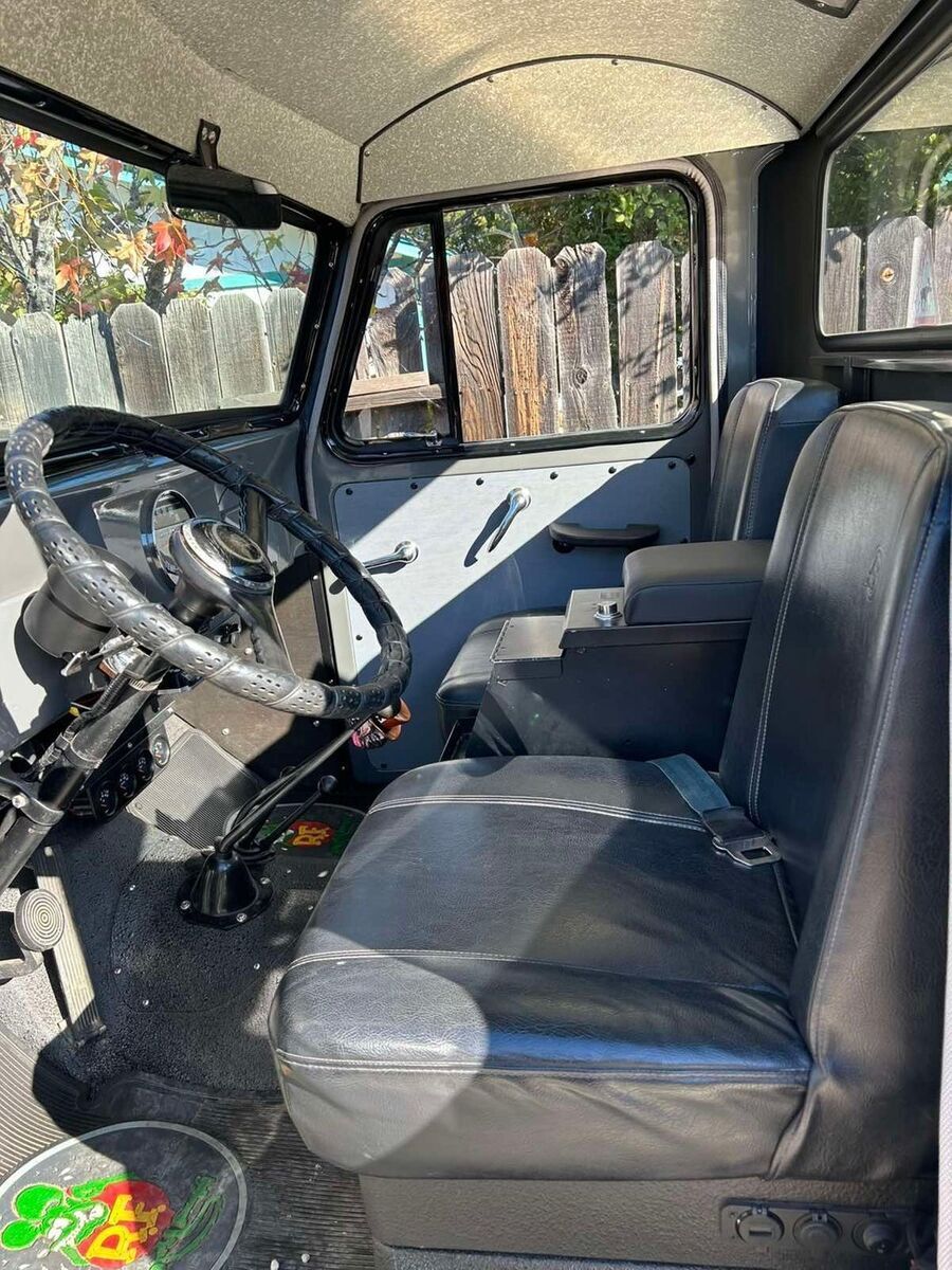 1963 Willys Pickup Willys Pickup, CHEVY 250 INLINE 6 No rust - photo 6