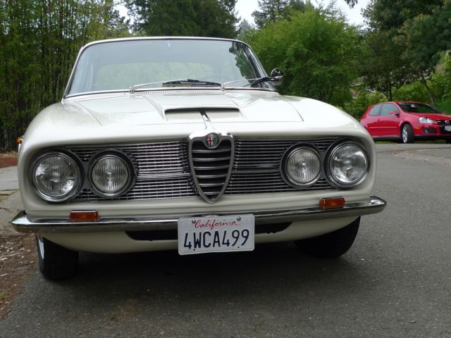1964 Alfa Romeo 2600 Sprint, restored classic 1964 Alfa Romeo 2600 Sprint
