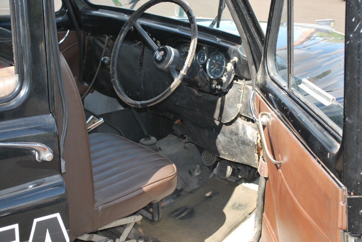 1964 Austin fx4 - photo 10