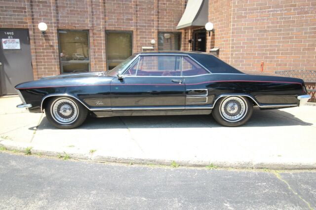 1964 Buick Riviera - Factory Black/Red - photo 3