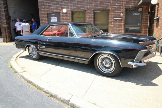 1964 Buick Riviera - Factory Black/Red - photo 6