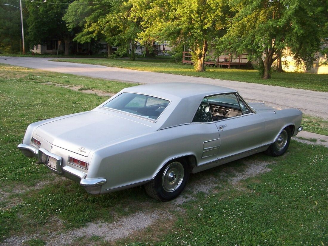 1964 Buick Riviera hardtop - photo 12