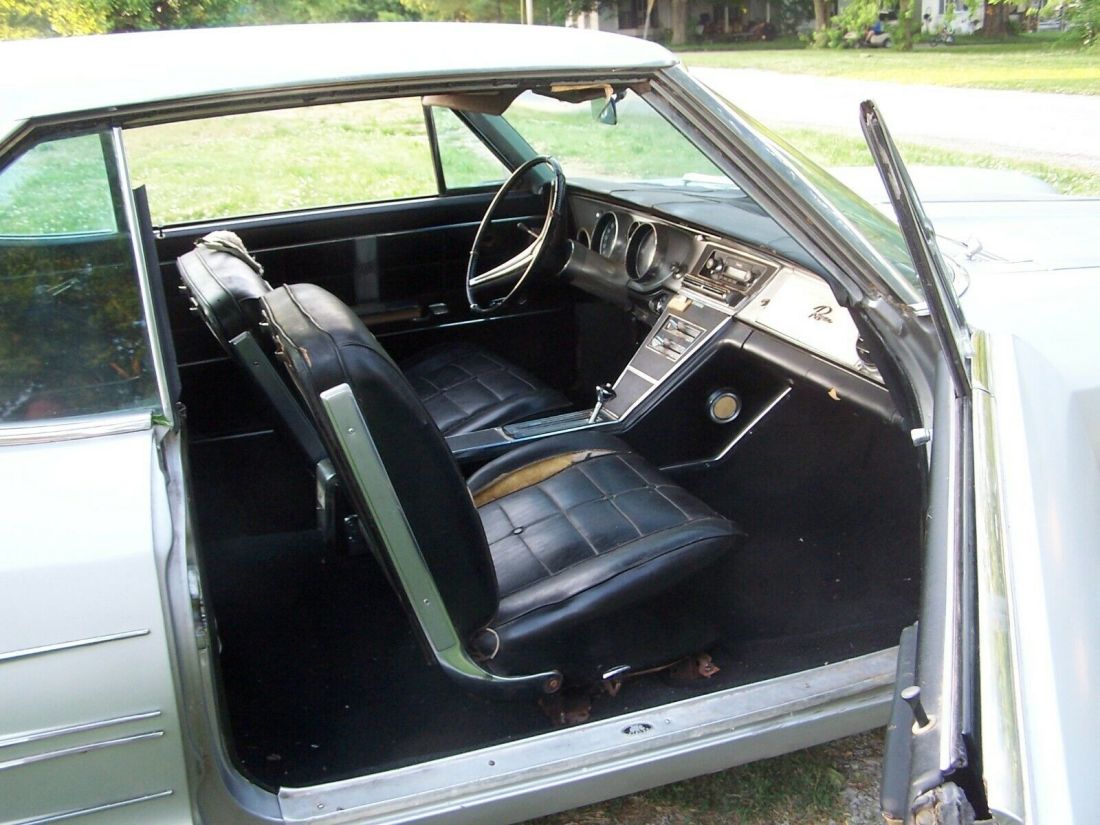 1964 Buick Riviera hardtop - photo 3