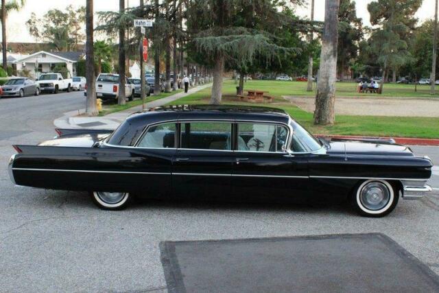 1964 Cadillac Fleetwood Air Conditioning, Cruise Control, Power Windows - photo 4