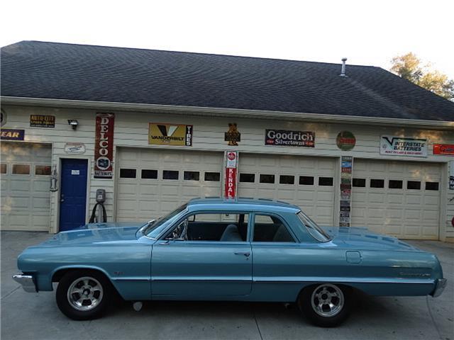 1964 CHEVROLET BISCAYNE/NOT IMPALA....355 ENGINE.....4 SPEED TRANSMISSION 1964 Chevrolet Impala