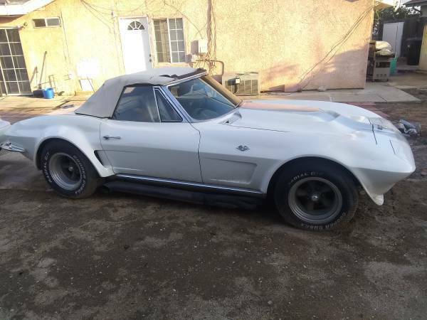 1964 CHEVROLET CORVETTE CONVERTIBLE 383 STROKER / MANUAL TRANSMISSION 1964 Chevrolet Corvette Convertible