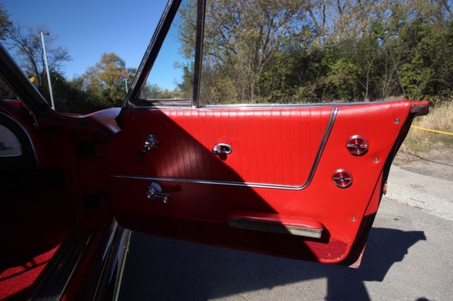 1964 Chevrolet Corvette - Red/Red W/ Hardtop - 350ci - photo 12