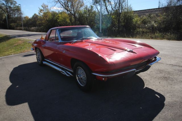1964 Chevrolet Corvette - Red/Red W/ Hardtop - 350ci - photo 4