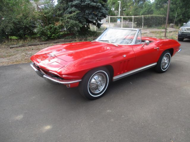 1964 CHEVROLET CORVETTE STINGRAY CONVERTIBLE / ROADSTER 327-300 H.P.4-SPEED 1964 Chevrolet Corvette