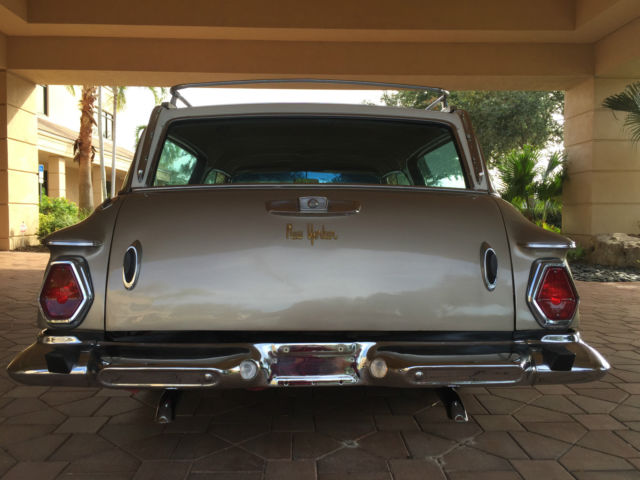 1964 Chrysler New Yorker Town & Country 9 passenger Station Wagon - photo 6