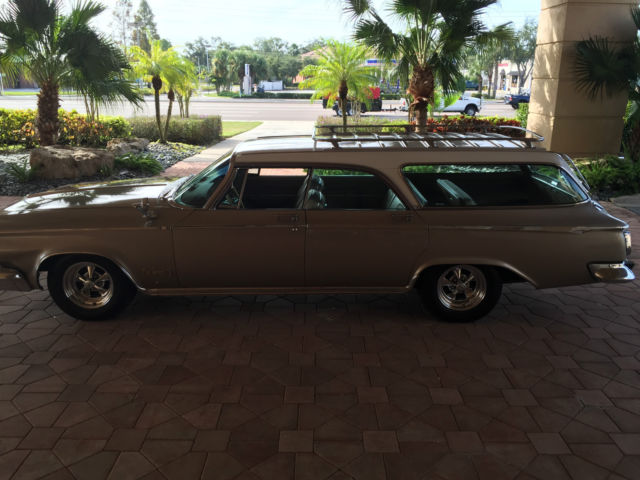 1964 Chrysler New Yorker Town & Country 9 passenger Station Wagon - photo 8