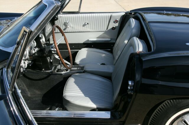 1964 Chevrolet Corvette RESTORED - photo 13