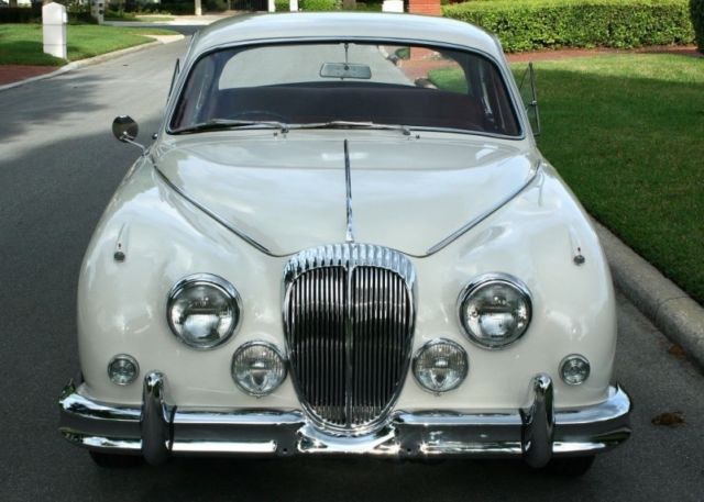 1964 Jaguar Daimler 2 ½ liter V8 Saloon Daimler - photo 2