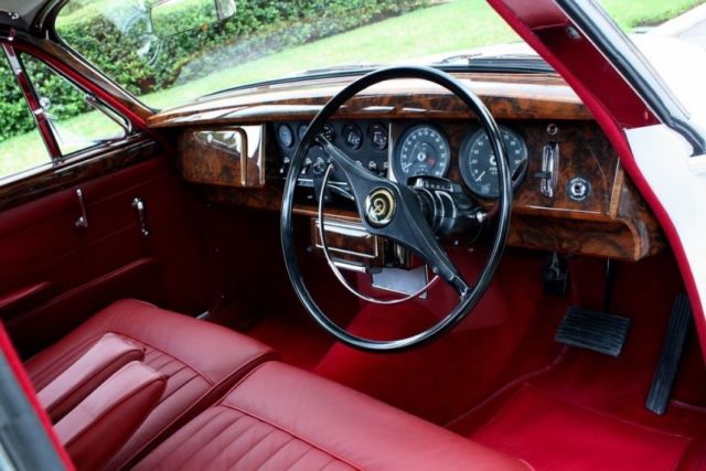 1964 Jaguar Daimler 2 ½ liter V8 Saloon Daimler - photo 8