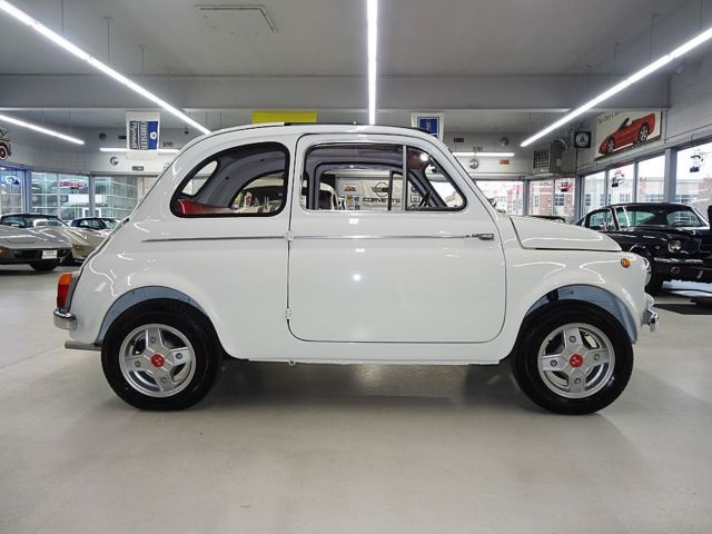 1964 Fiat 500D Fully Restored Folding Roof Runs Great Red & White Vinyl - photo 5